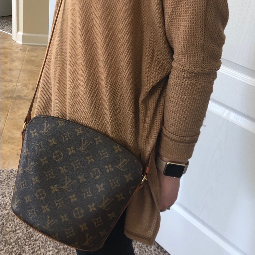 Authentic Louis Vuitton Monogram Drout